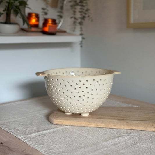 Ivoryn Colander